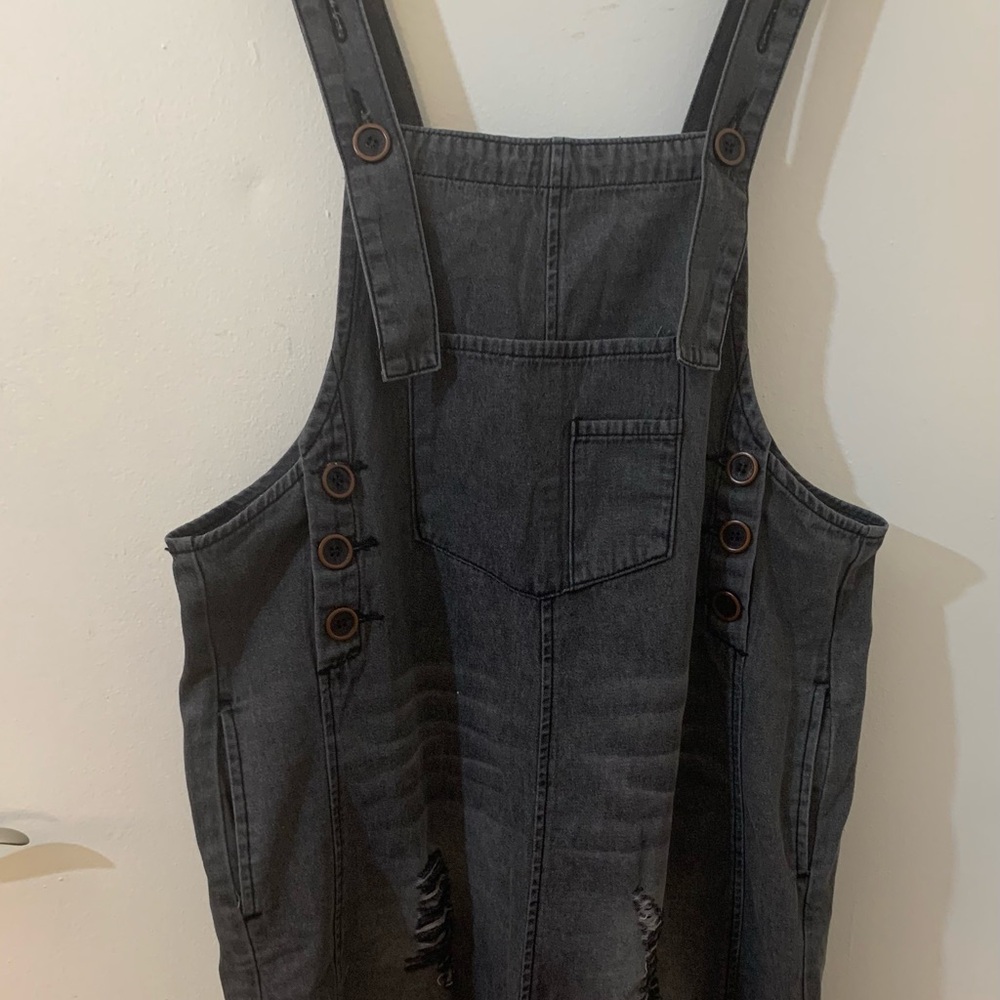 Women’s Easel Stylish Black Denim Overalls Shorts size medium NWT